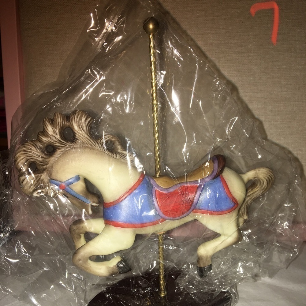 𝅺lot 2 Franklin Mint Carousel Animals